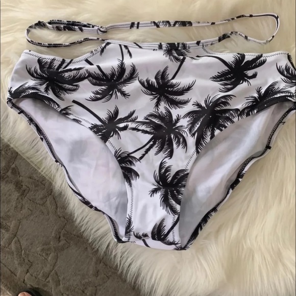 New Off Shoulder Bikini Set - Picture 6 of 7